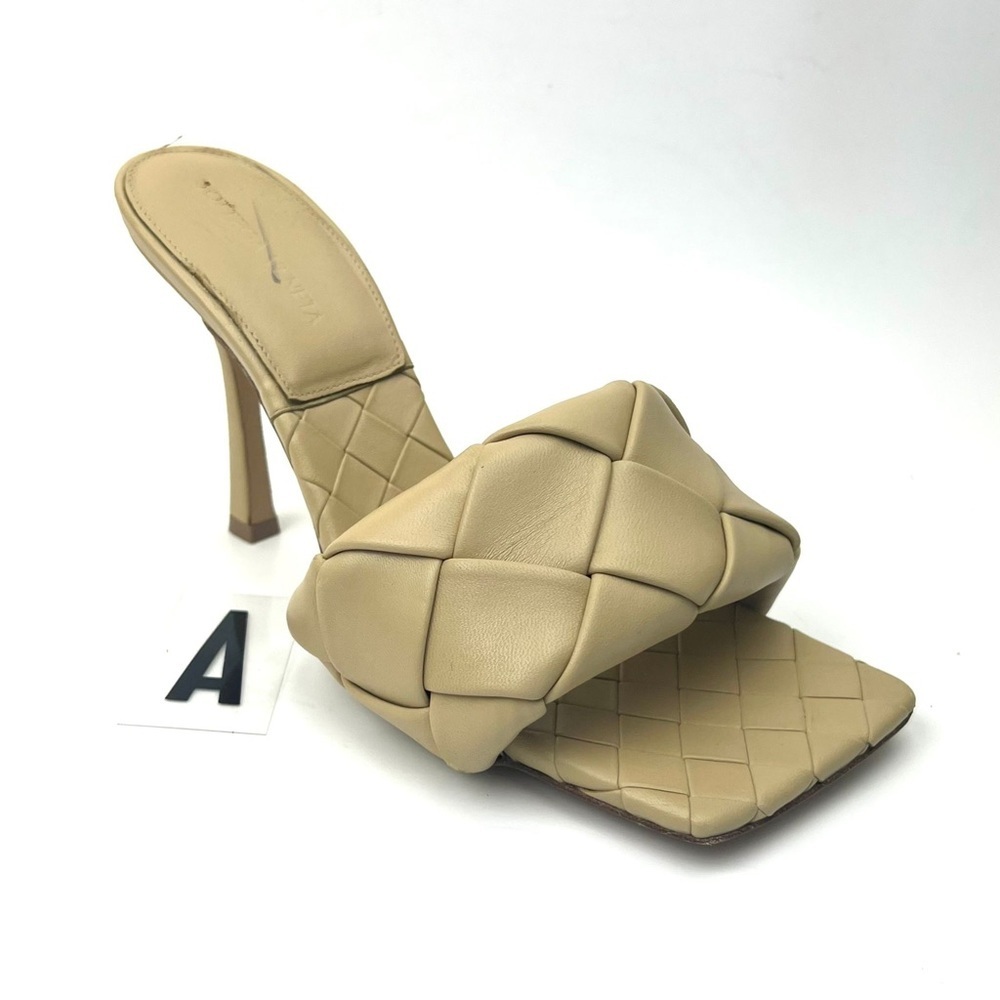 BOTTEGA VENETA BV Lido Sandal sz 8